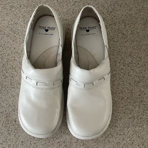 Ladies Nurse Mates pillow top nurses shoes